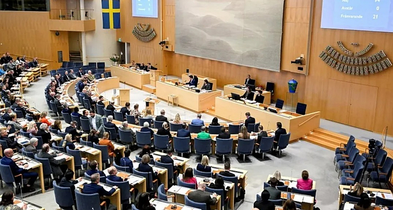 Швеция е първата страна която през 1972 г въвежда законова