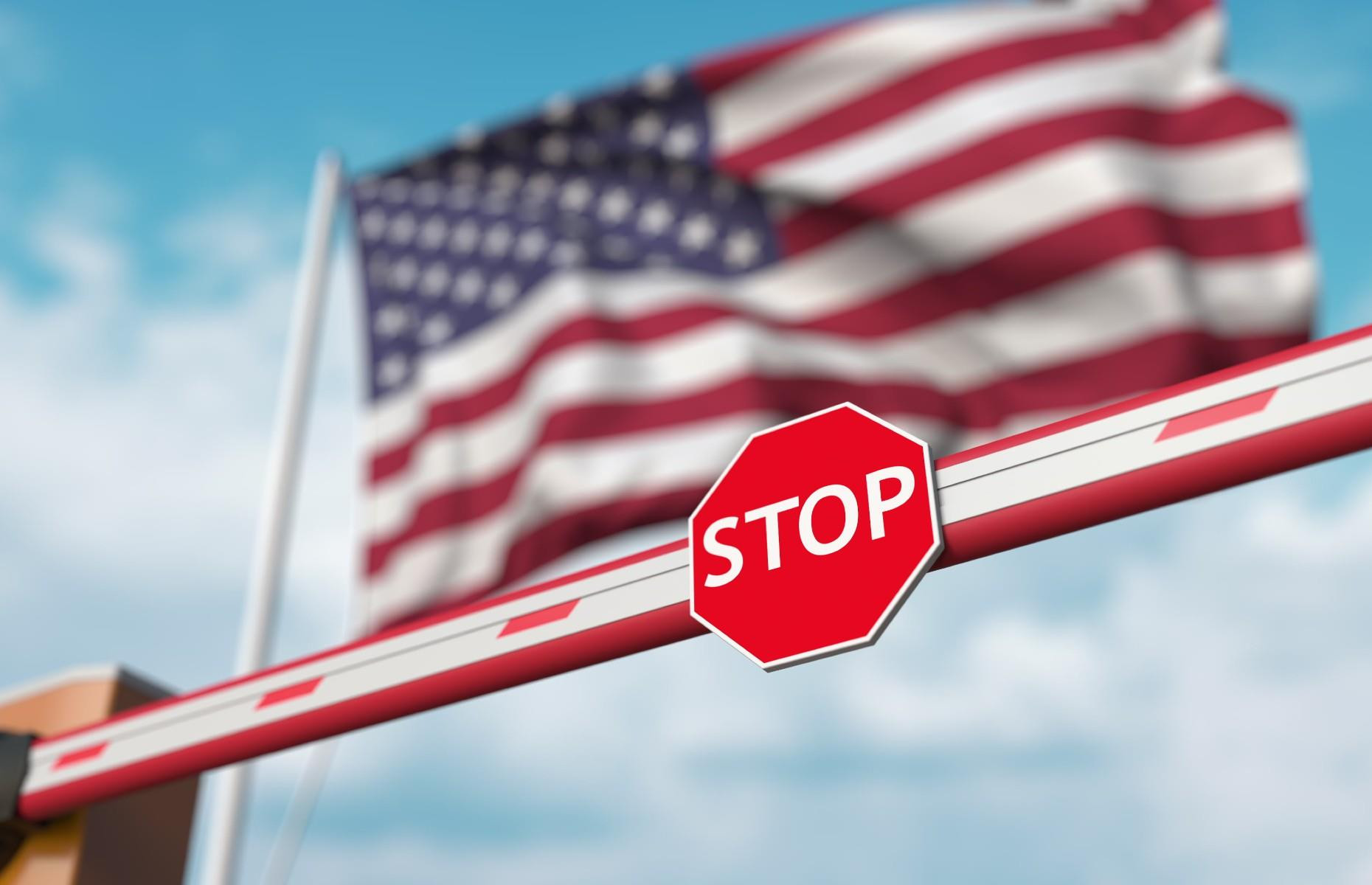 Тръмп който отдавна води кампания за ограничаване на имиграцията и