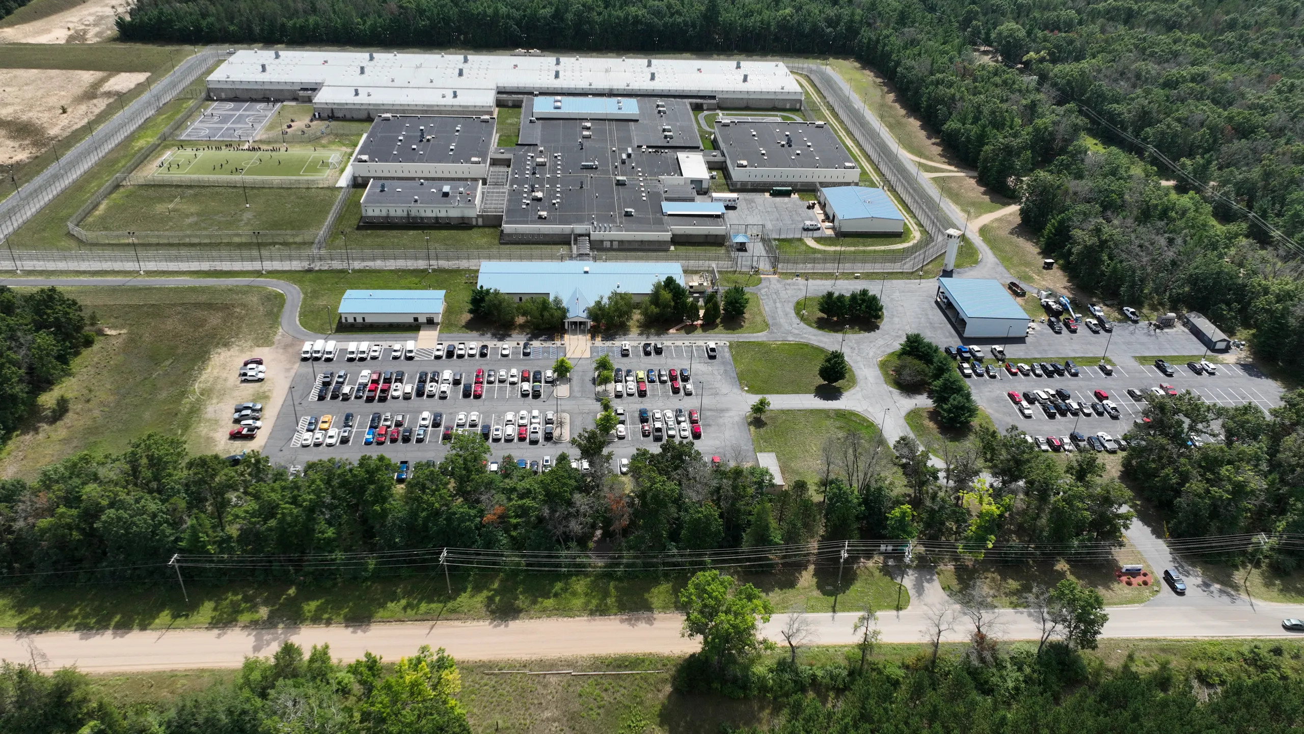 Според първоначалните доклади Ганчев е бил открит в 21 54