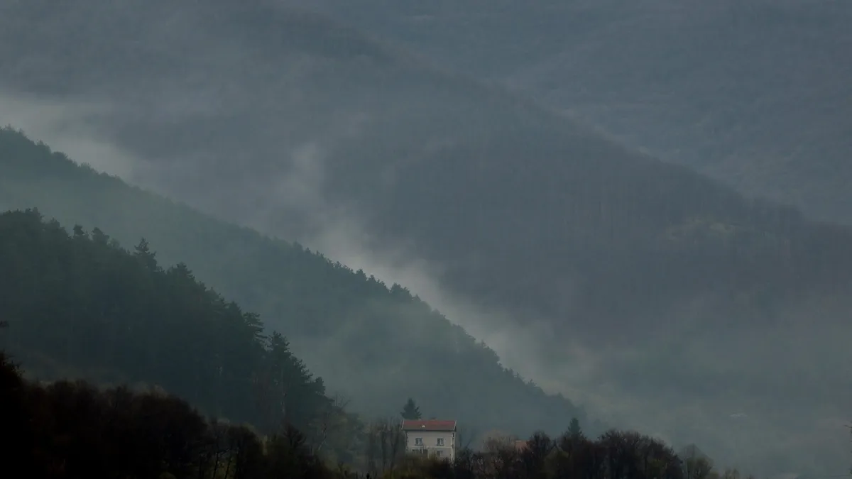 По Черноморието ще бъде облачно и мъгливо със слаб вятър