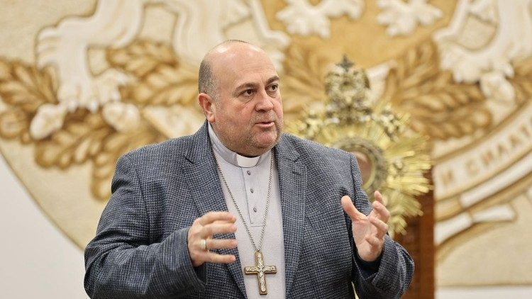 Новината бе съобщена едновременно във Ватикана от пресслужбата на Светия