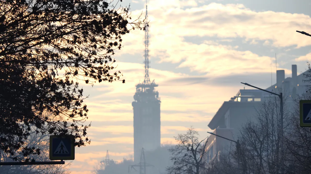 Най мръсен е въздухът тази сутрин в центъра и кварталите