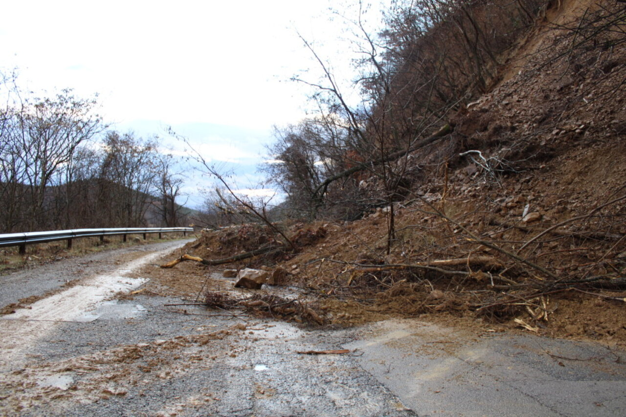 Първият от поредицата сигнали е получен на тел 112 към