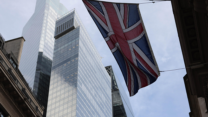 Университетите и частните училища ще бъдат инструктирани да засилят проверките