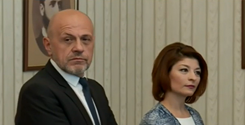 Президентът Румен Радев заяви че още утре ще свика консултации