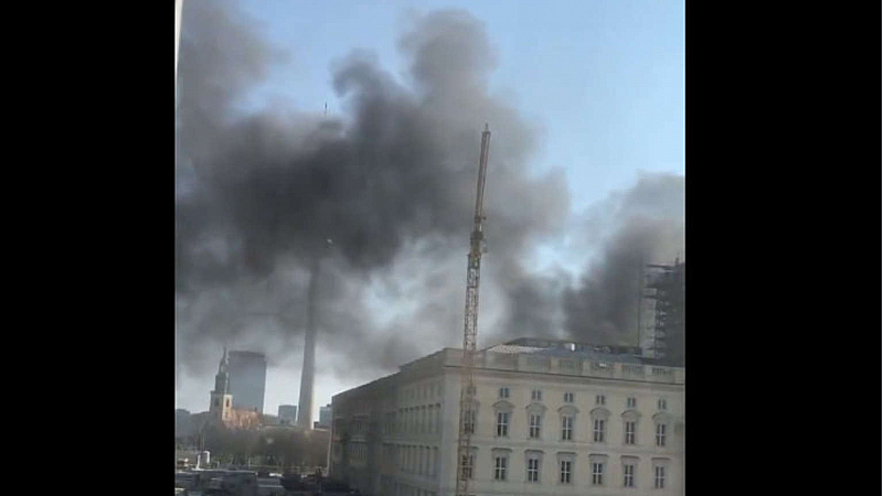 Взрив в изложбен център в Берлин. При експрозията има един