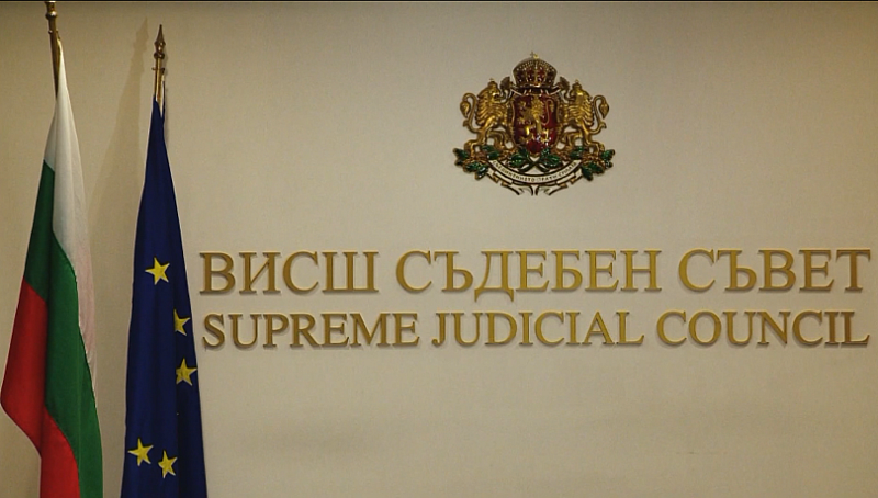 Георги Кузманов:Прокурор Кузманов има над 18 години юридически стаж. В