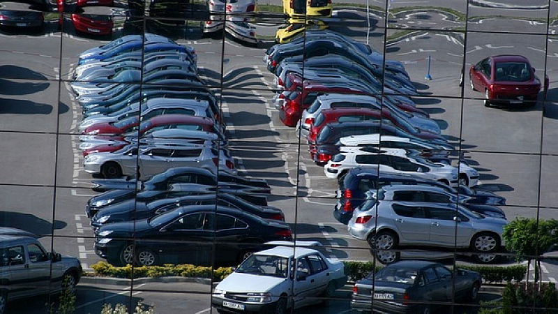 Данните сочат че над 350 000 коли са били внесени