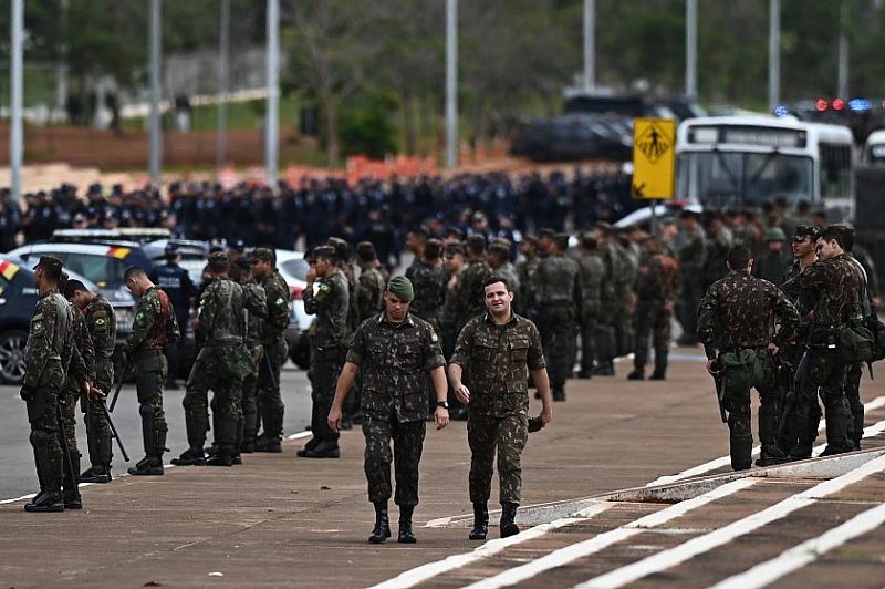 Напрежението в Бразилия дойде седмица след като президентът Луис Инасио