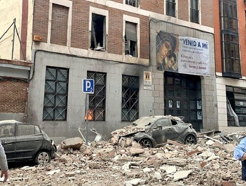 Няколко души са пострадали след експлозия в центъра на Мадрид.