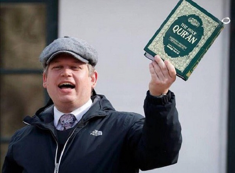 Расмус Палудан е крайнодесният екстремист изгорил свещената книга на мюсюлманите