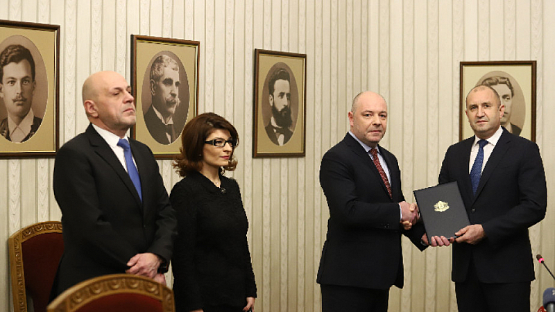 Вчера Габровски се обяви за диалог и загърбване на политическите