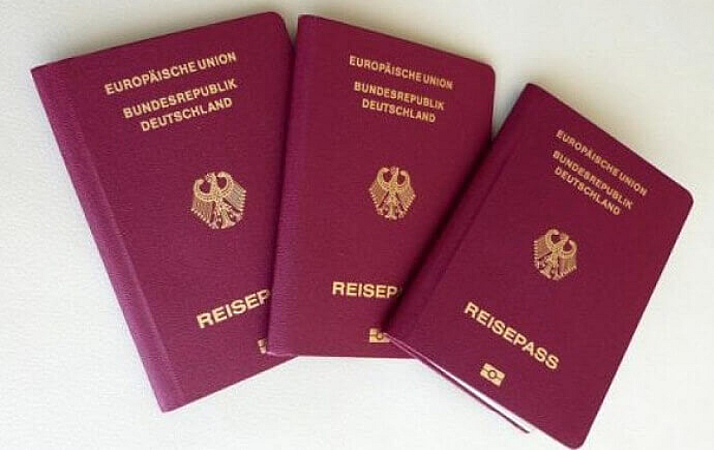 Мигрантите трябва да имат възможност да получават германски паспорт по бързо