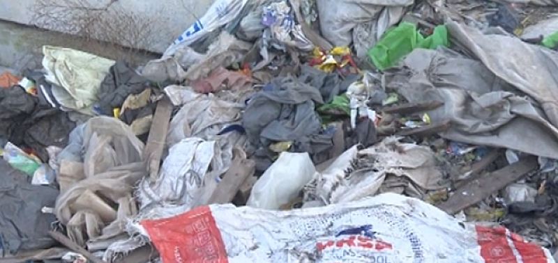 Прокурорска проверка в Ямболско заради опасен боклук в депо за