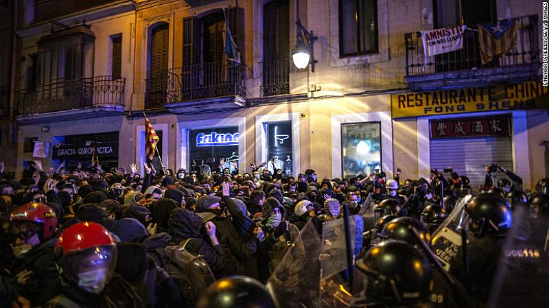 Бунтът в подкрепа на испанския рапър Пабло Хасел продължава Шеста