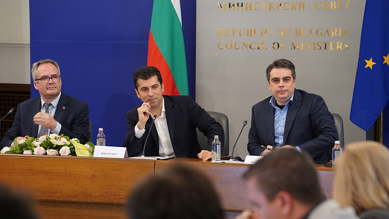 Обсъдени са били възможностите България да удвои и задържи високите