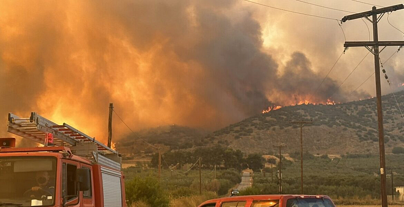 В Александруполис Гърция борбата с пожарите продължава след като в