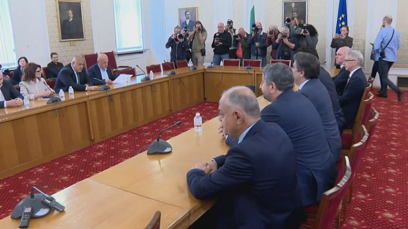 Срещата протече в стаята на председателя на Народното събрание Росен Желязков