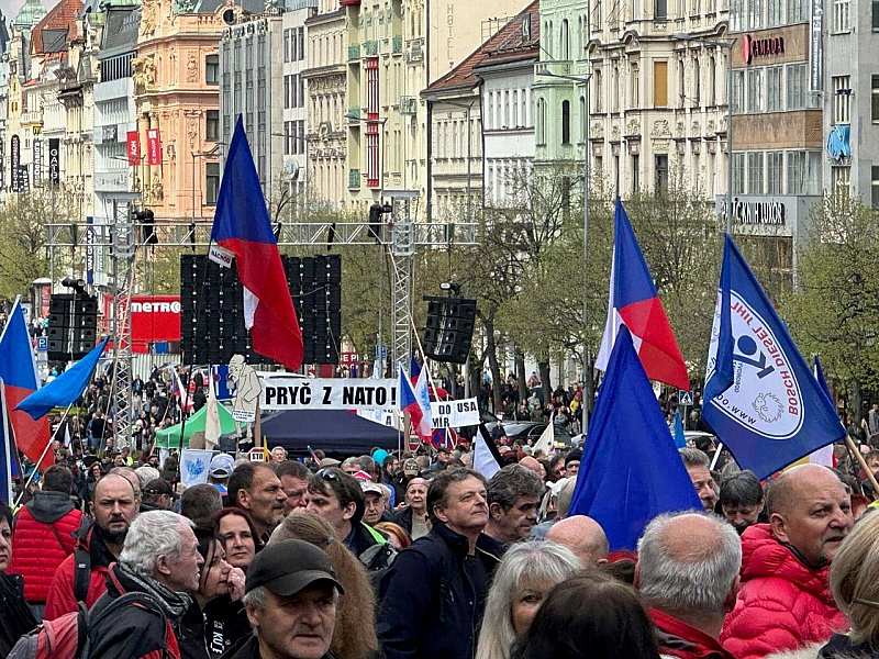 Демонстрантите се събраха в центъра на Прага и поискаха от