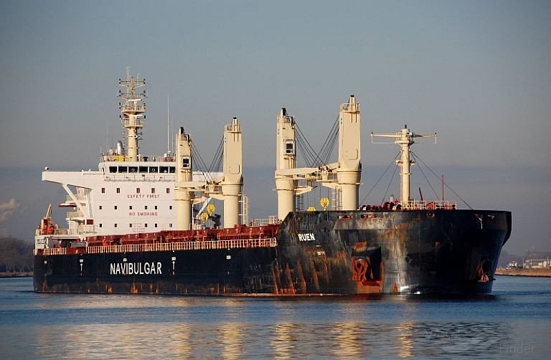 Българският товарен кораб Руен, плаващ под малтийски флаг беше отвлечен
