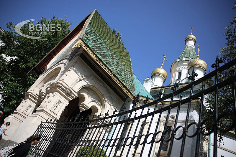 Новината идва след скандала при който Руската църква затвори врати