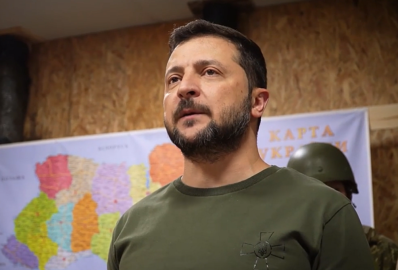 Володимир Зеленски посети бригадите които извършват офанзивни действия в зоната
