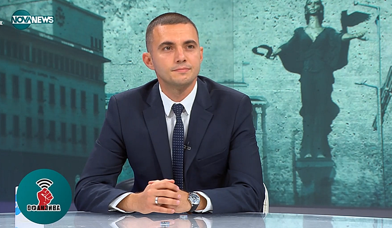 Според него Радев смята че България не трябва да защитава