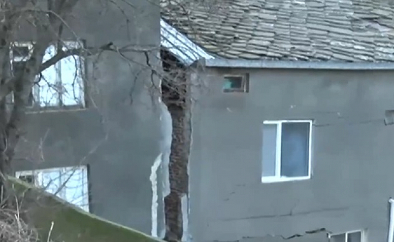 Свлачище една не срути къща в района на град Кирково