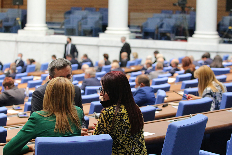 БСП поиска оставката на председателя на Народното събрание Цвета Караянчева.