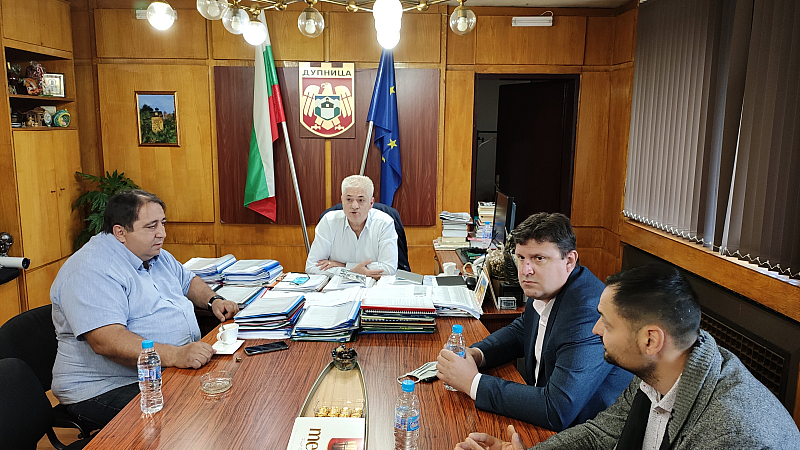 ЧЕЗ Разпределение България проведе среща с местните власти в община