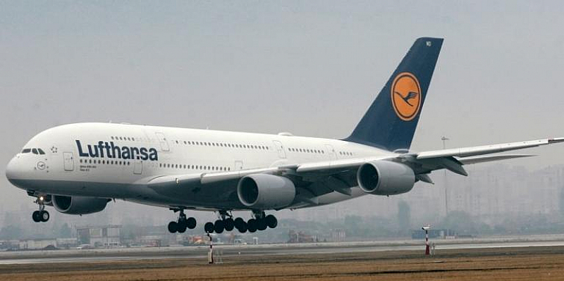 Стачките и недостигът на персонал вече принудиха авиокомпаниите включително Lufthansa