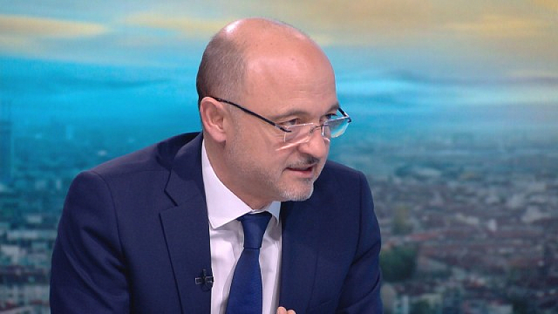 Здравният министър д р Асен Меджидиев заяви Коригирахме възнагражденията в спешната