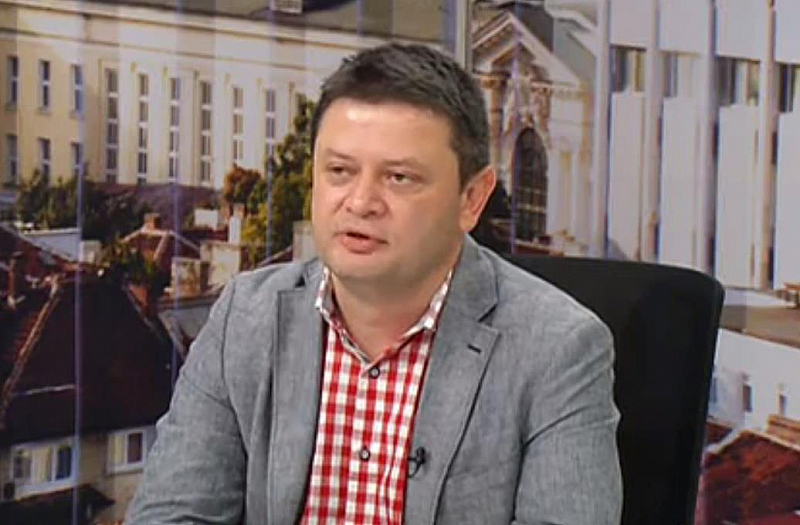 Николай Стайков журналист и създател на Антикорупционния фонд АКФ Facebook
