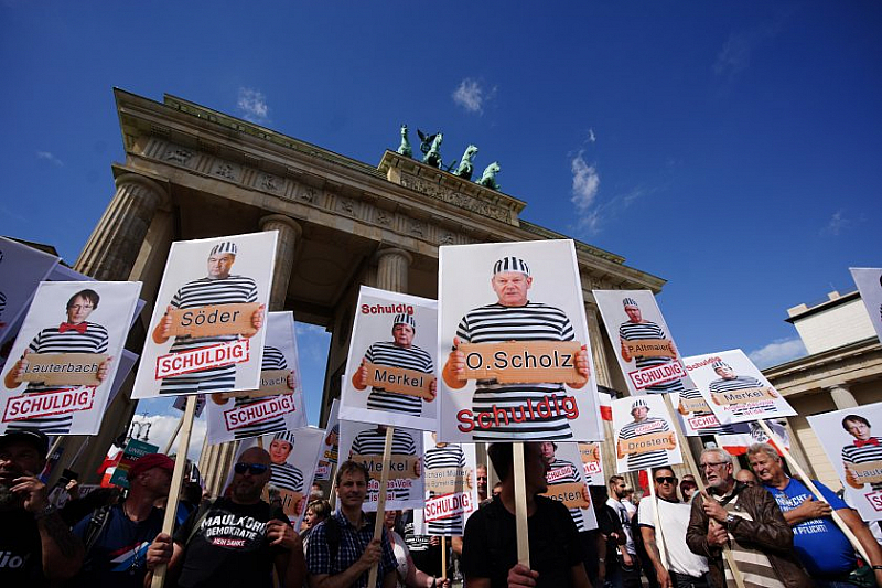 Властите в Берлин осуетиха протеста на над 18 хиляди демонстранти