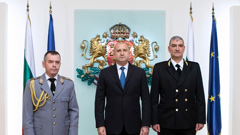 Със свои укази президентът назначи полковник Ивайло Сотиров на длъжността