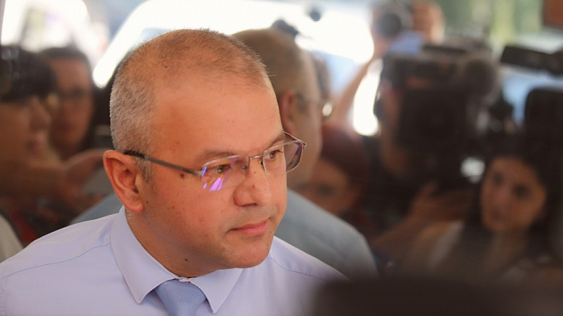 Той отхвърли твърденията на министъра на икономиката Богдан Богданов че