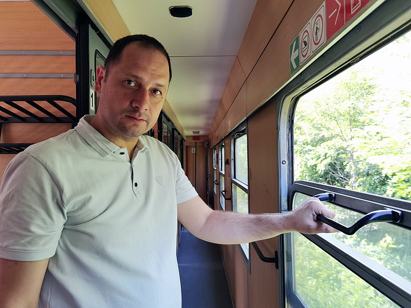 Във влака от София до Пловдив няма климатик а прозорците