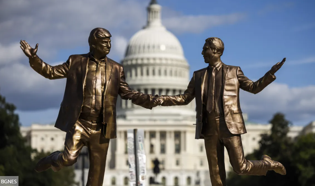 Разпространените 19 кадъра са само малка част от над 95