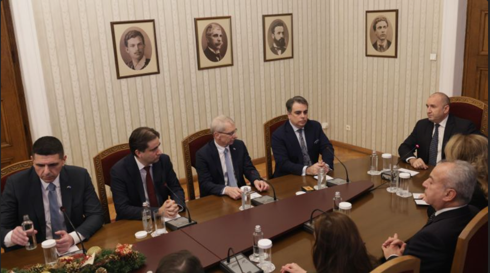 Смятаме че сегашното правителство трябва да внесе удължителен бюджет и