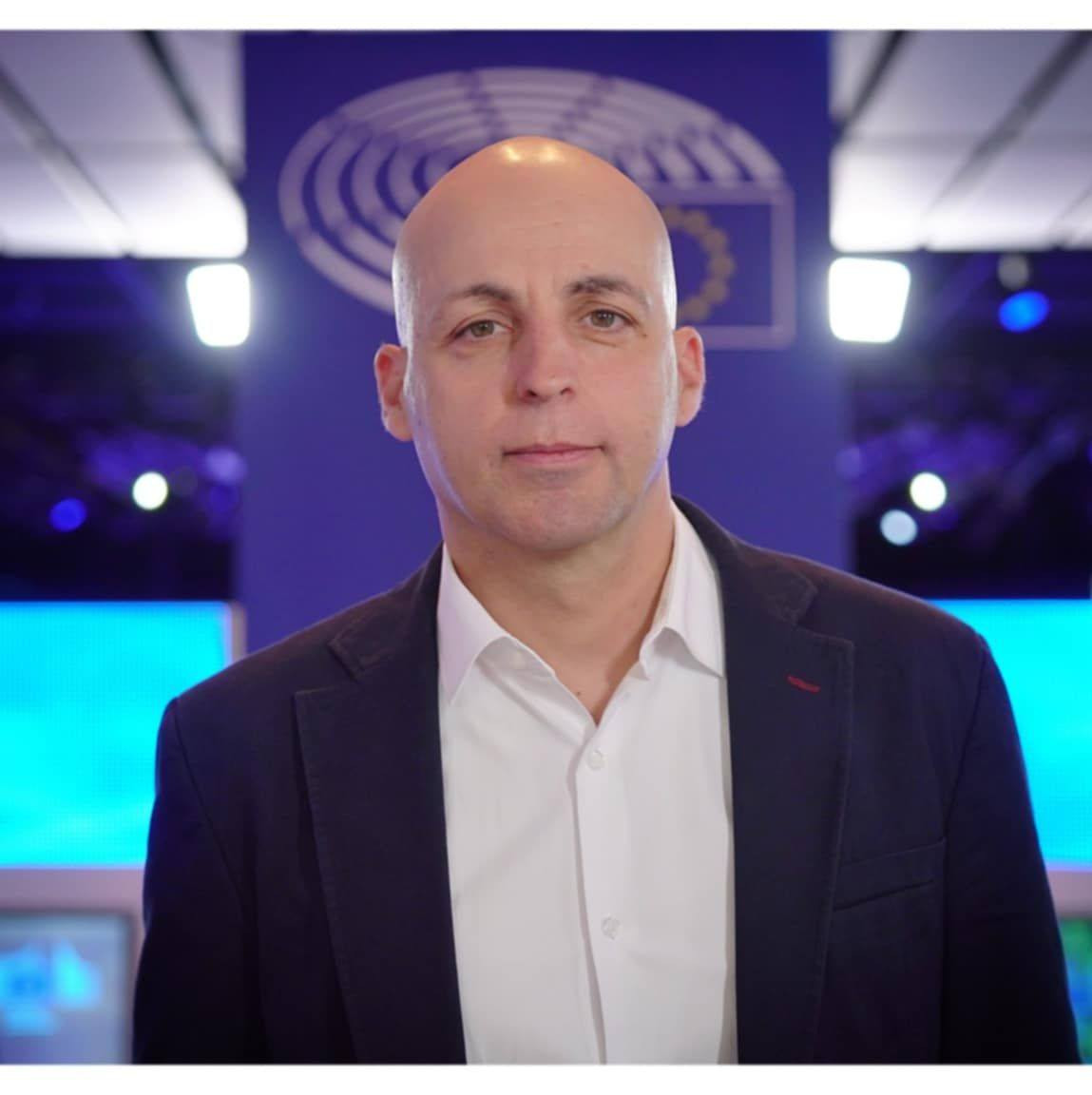 Георгиев съобщава че още тази сутрин е подал молбата си