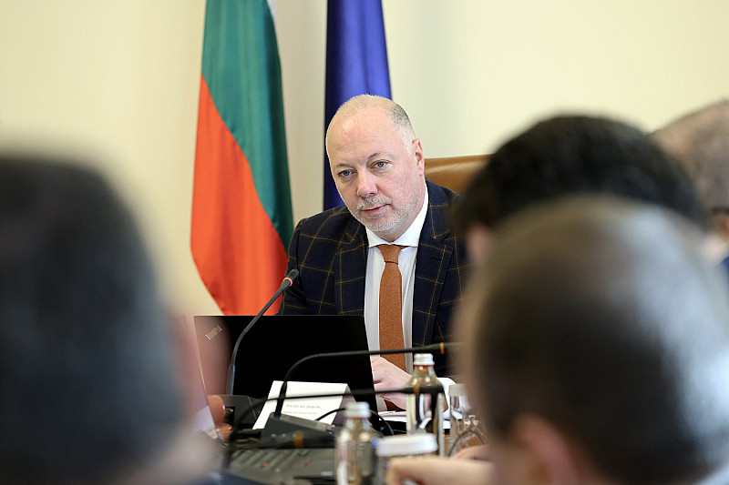 Сред акцентите са няколко решения свързани с концесии и проучвания