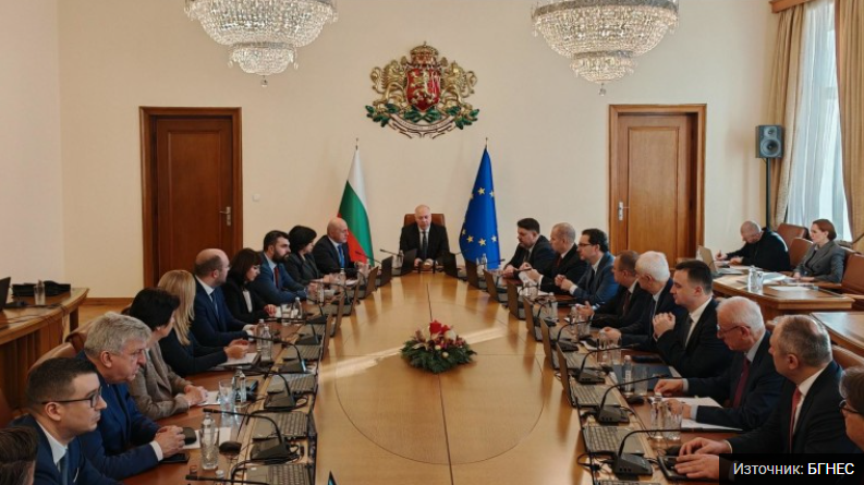 Няма друго правителство което да е минало през шест вота