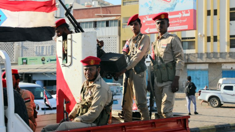 По рано Саудитска Арабия нанесе въздушни удари по йеменския пристанищен