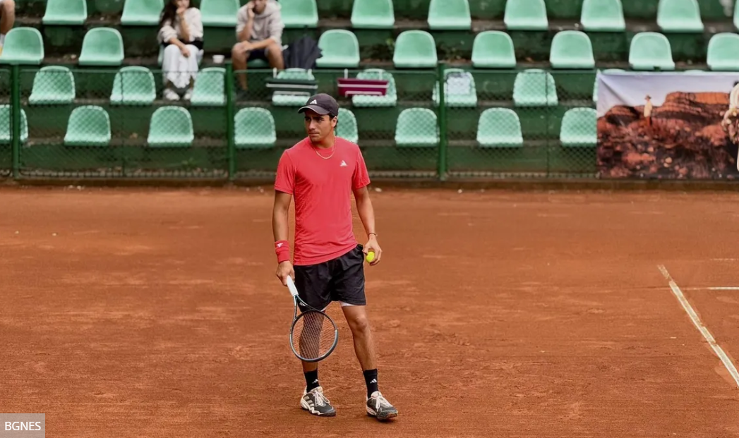 Националът на България за Купа Дейвис надделя над 18 годишния