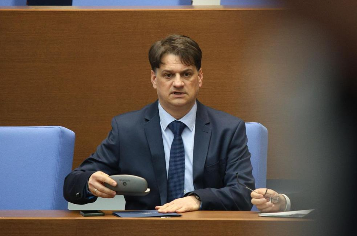 С днешния акт на Министерския съвет приключи една почти 20