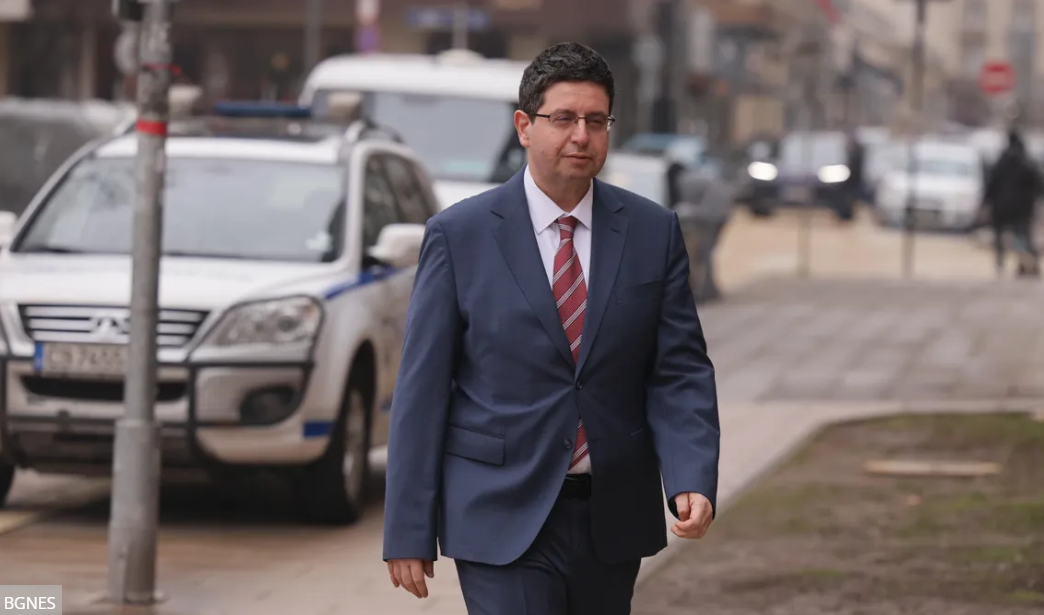 Той подчерта че може да бъде по полезен за държавата