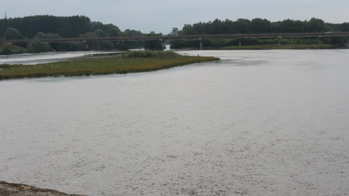 Ситуацията е до болка позната на местните от десетилетия Съоръжението