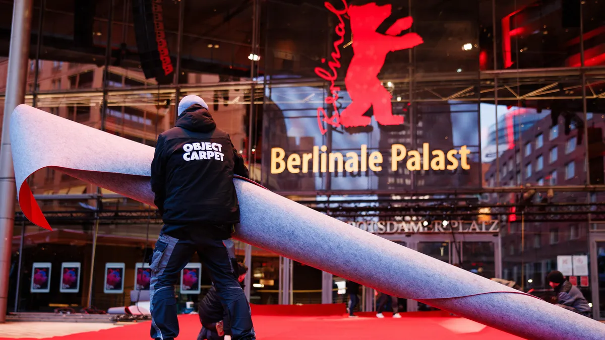 В обстановка на силна поляризация и репресии е по важно