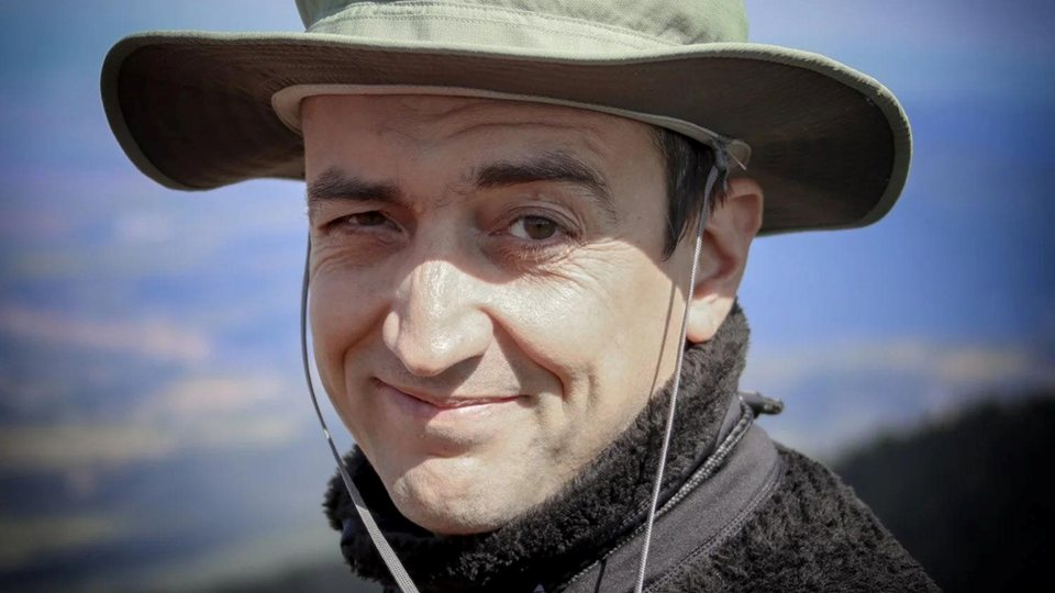 Връзките със службите и странните записки  Разполагаме с потвърдена информация