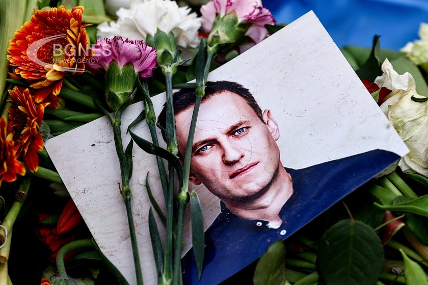 Въпреки че епибатидинът съществува в кожата на еквадорски жаби химическият